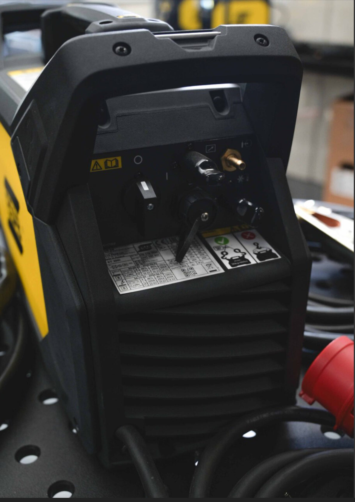 Schweißgerät ESAB Renegade ET 300i - WIG Schweißgerät